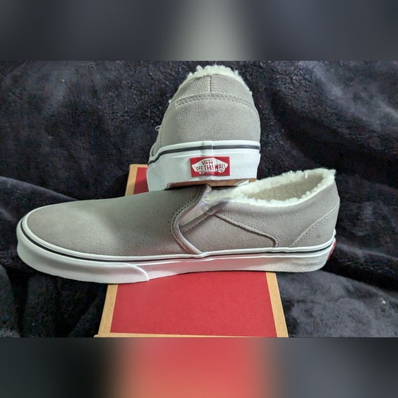 Vans Asher Faux Shearling Slip-On Suede Sneakers Women’s Size 5 Gray & White - Picture 2 of 16